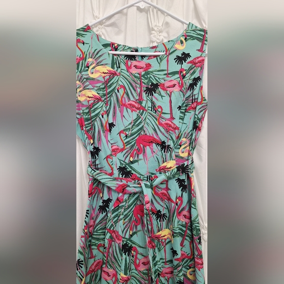 Fabulous Flamingo Dress - Picture 2 of 4